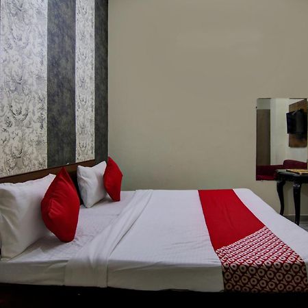 Hotel Yash House นิวเดลี ภายนอก รูปภาพ