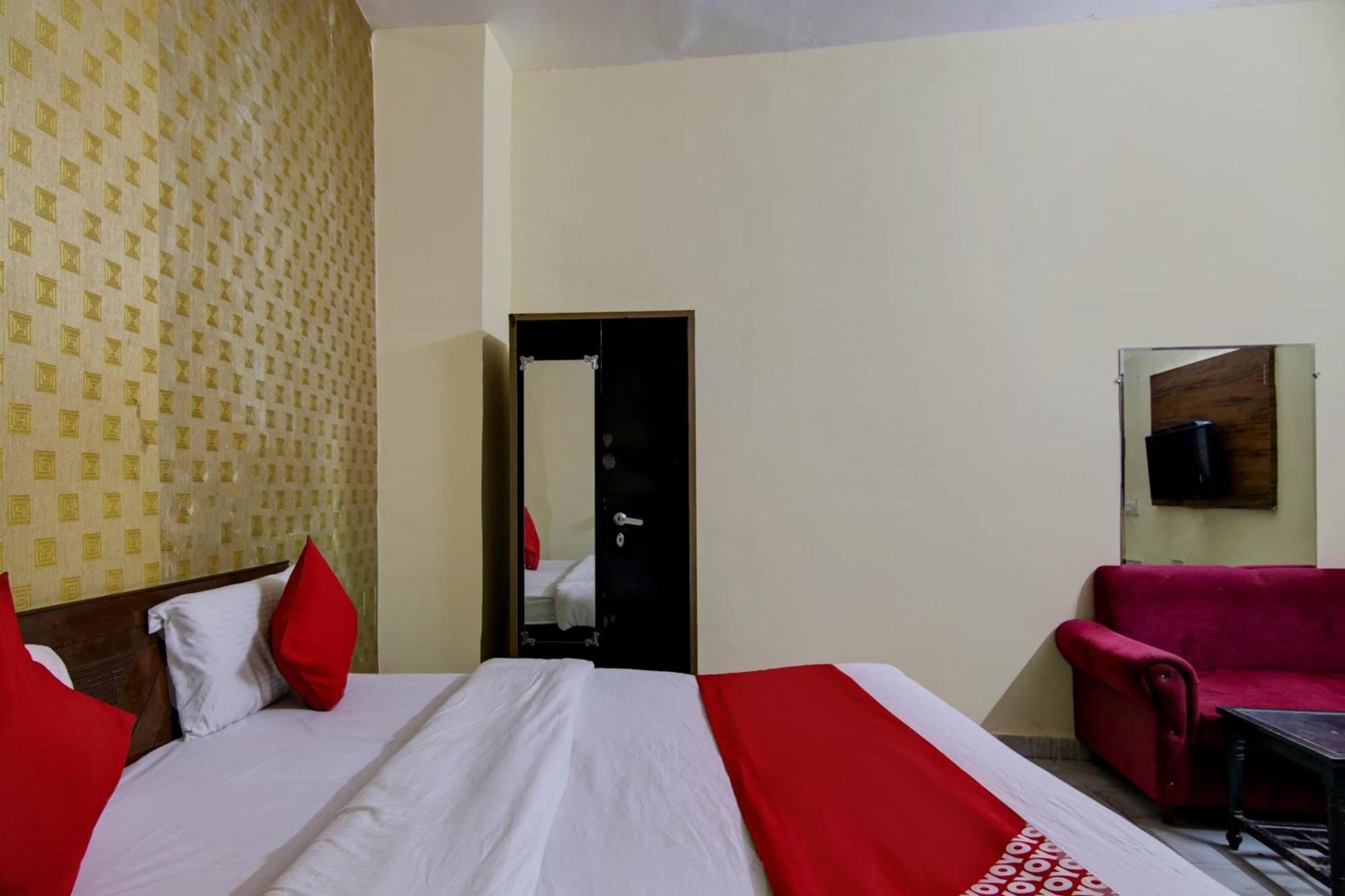 Hotel Yash House นิวเดลี ภายนอก รูปภาพ
