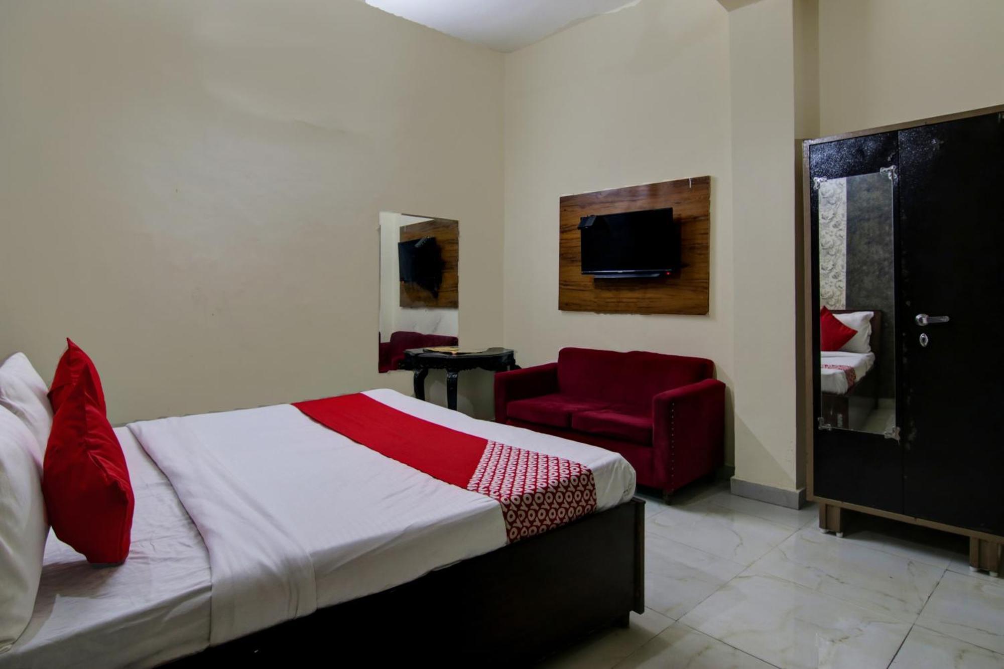 Hotel Yash House นิวเดลี ภายนอก รูปภาพ