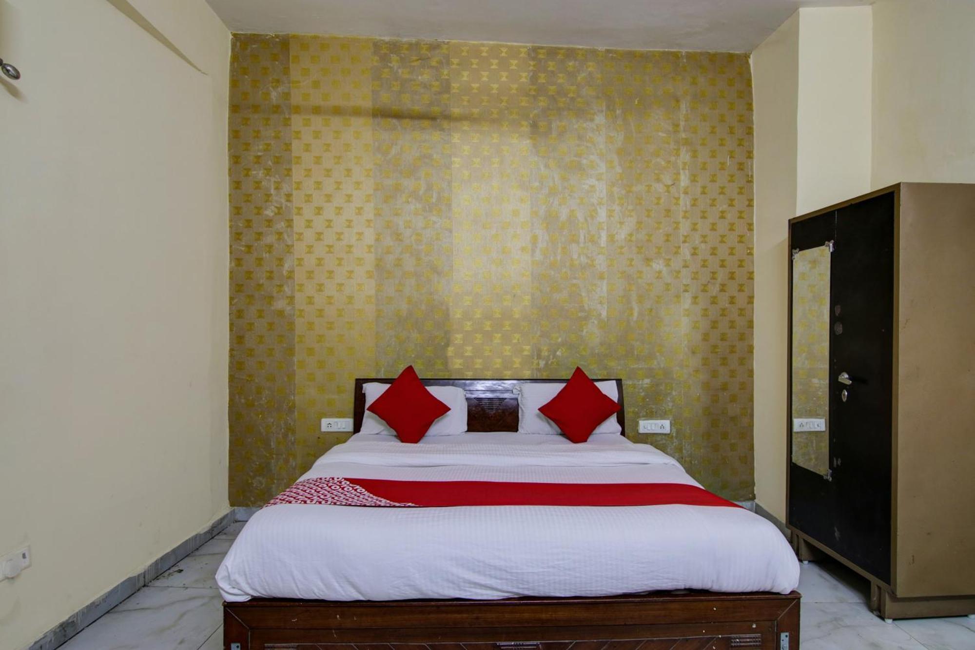 Hotel Yash House นิวเดลี ภายนอก รูปภาพ