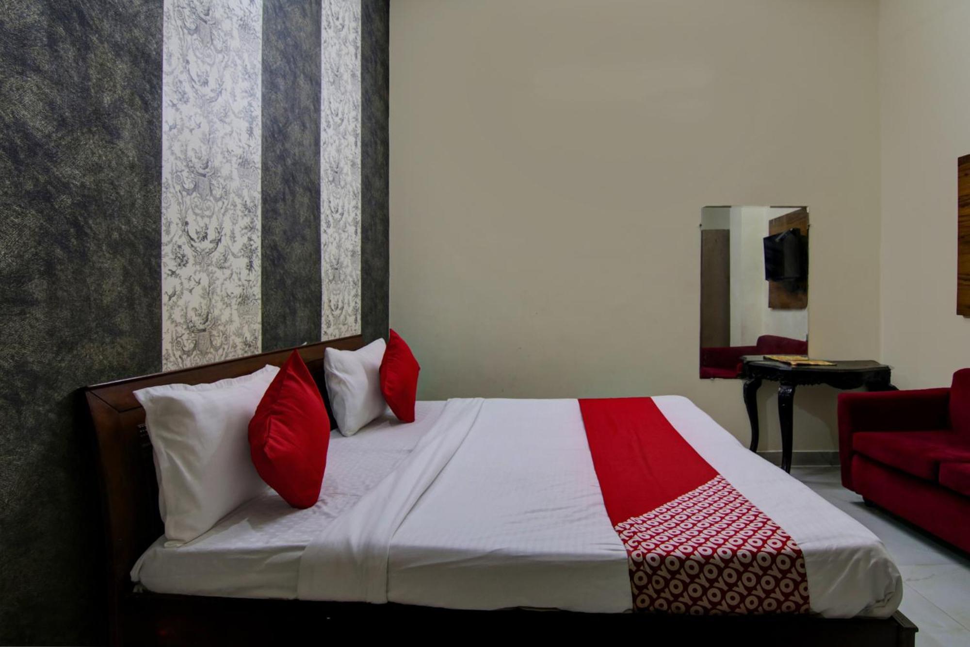 Hotel Yash House นิวเดลี ภายนอก รูปภาพ