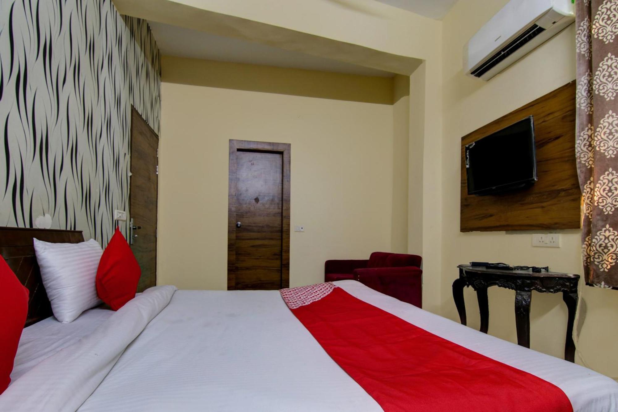 Hotel Yash House นิวเดลี ภายนอก รูปภาพ
